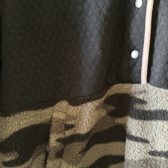 Warm and cozy pullover jacket. Size 2x. Worn once. - Picture 3 of 4